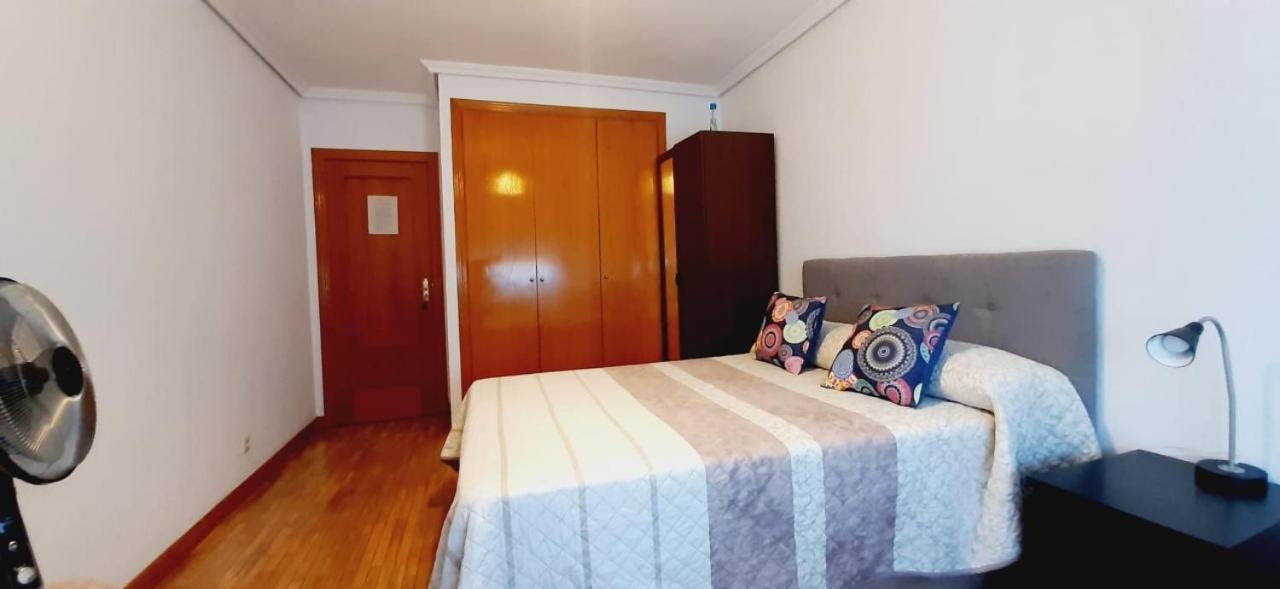 Quarto em Acomodações Particulares Habitación, Muy Amplia Y Luminosa, Muy Cerca Del Centro A 15 Min En El Metro A Sol Y Gran Vía *